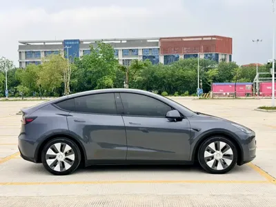 Tesla Model Y 2021, 125000 км, за 19975.21 USD
