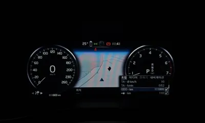Volvo XC40 2022, 111869 км, за 16214.1 USD - фото 8