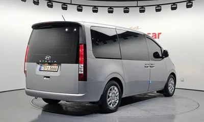 Hyundai Staria 2022, 60662 км, за 13651.43 USD