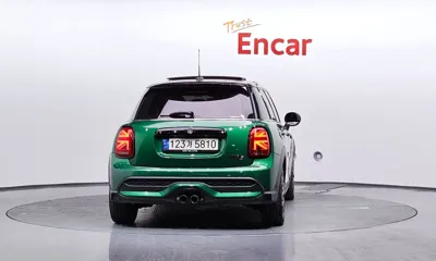 MINI Cooper 2024, 7813 км, за 20331.11 USD