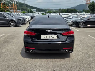 Hyundai Genesis 2014, 175000 км, за 4588.42 USD
