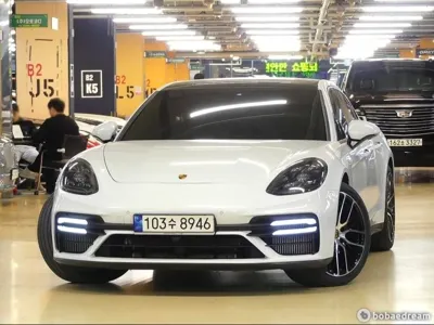 Porsche Panamera · 2022 год