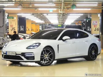 Porsche Panamera 2022, 42000 км, за 76873 USD