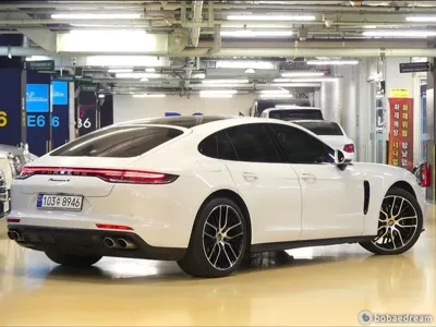 Porsche Panamera 2022, 42000 км, за 76873 USD