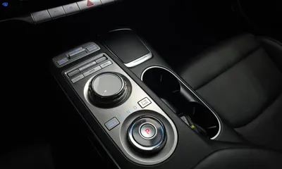Genesis GV70 2023, 62083 км, за 22909.28 USD - фото 9