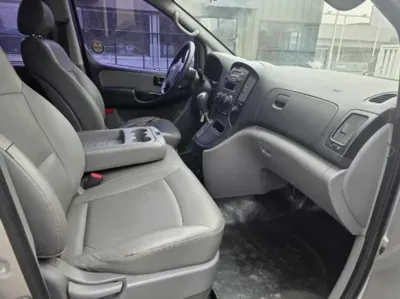 Hyundai Starex 2015, 155306 км, за 4934.02 USD