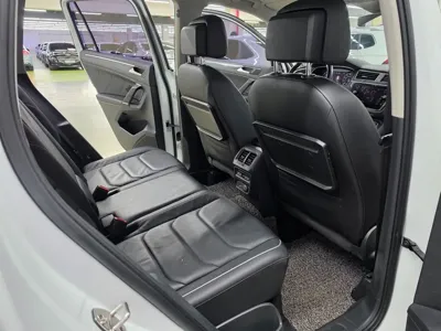 Volkswagen Tiguan 2018, 154798 км, за 14344.27 USD - фото 10