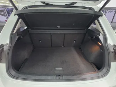 Volkswagen Tiguan 2018, 154798 км, за 14344.27 USD - фото 16