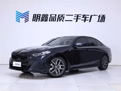 BMW 5 Series (Import) 2025, 6700 км, за 40169.91 USD