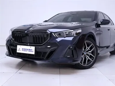 BMW 5 Series (Import) 2025, 6700 км, за 40169.91 USD