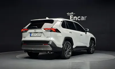 Toyota RAV4 2025, 6263 км, за 30327.05 USD