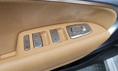 Genesis G70 2023, 19719 км, за 22762.19 USD - фото 33
