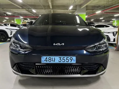 Kia EV6 2022, 80043 км, за 20283.58 USD