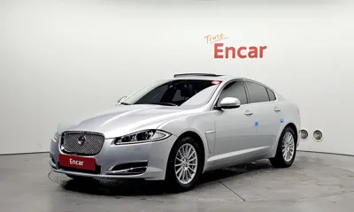 Jaguar XF · 2015 год