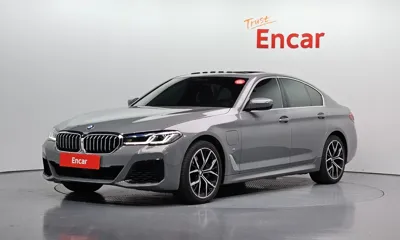 BMW 5-Series · 2021 год