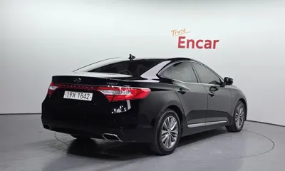 Hyundai Grandeur 2015, 139105 км, за 6276.84 USD