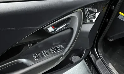 Hyundai Grandeur 2015, 139105 км, за 6276.84 USD - фото 11