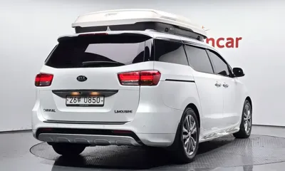 Kia Canival 2016, 127341 км, за 8989.96 USD