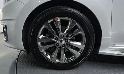 Kia Canival 2016, 127341 км, за 8989.96 USD