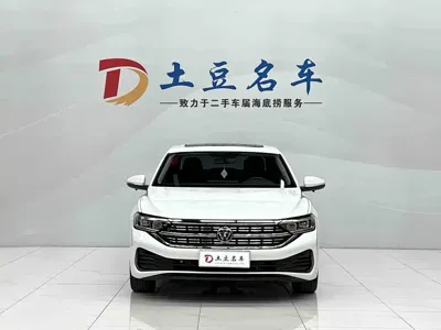 Volkswagen Sagitar 2023, 25000 км, за 16178.21 USD