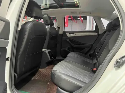 Volkswagen Sagitar 2023, 25000 км, за 16178.21 USD - фото 10