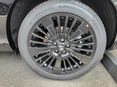 Hyundai Santafe 2025, 2050 км, за 18609.26 USD