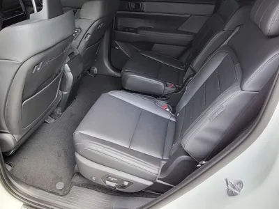 Hyundai Santafe 2025, 2050 км, за 18609.26 USD - фото 11