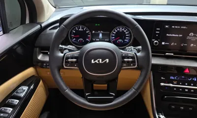 Kia Canival 2023, 2315 км, за 19764.69 USD - фото 13