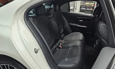 Mercedes-Benz C-Class 2023, 42290 км, за 22736.17 USD - фото 12