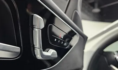 Mercedes-Benz C-Class 2023, 42290 км, за 22736.17 USD - фото 18