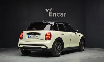 MINI Cooper 2023, 22157 км, за 15157.44 USD