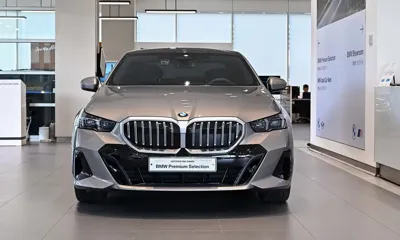BMW 5-Series 2025, 8140 км, за 38072.73 USD
