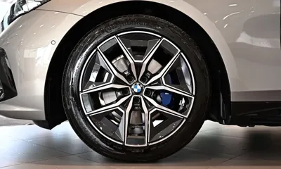 BMW 5-Series 2025, 8140 км, за 38072.73 USD