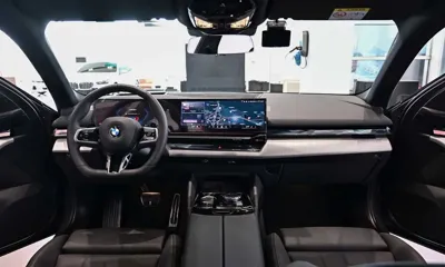 BMW 5-Series 2025, 8140 км, за 37767.78 USD - фото 7