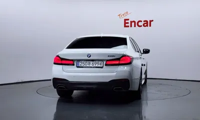 BMW 5-Series 2023, 40070 км, за 30407.21 USD
