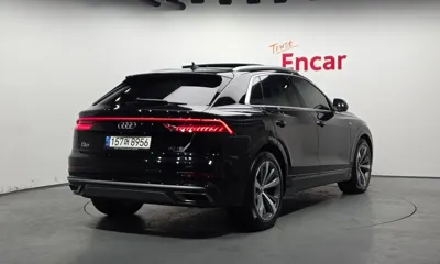 Audi Q8 2021, 40049 км, за 47902.21 USD