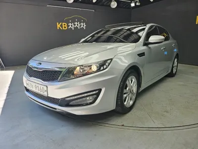 Kia K5 · 2012 год