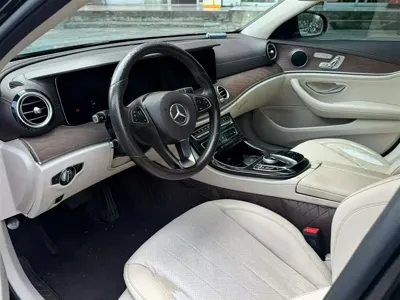 Mercedes-Benz E-Class 2017, 160000 км, за 18369.02 USD