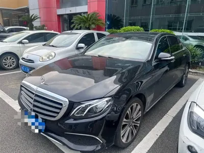 Mercedes-Benz E-Class 2017, 160000 км, за 18369.02 USD