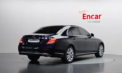 Mercedes-Benz E-Class 2019, 90303 км, за 14740.89 USD