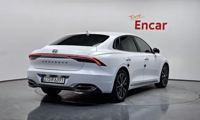 Hyundai Grandeur 2022, 29615 км, за 17785.03 USD