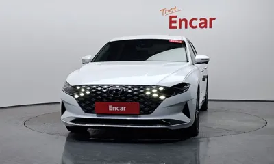 Hyundai Grandeur 2022, 29615 км, за 17785.03 USD