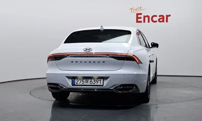 Hyundai Grandeur 2022, 29615 км, за 17785.03 USD