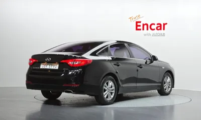 Hyundai Sonata 2015, 120379 км, за 5219.69 USD