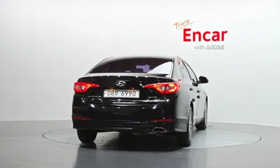 Hyundai Sonata 2015, 120379 км, за 5219.69 USD