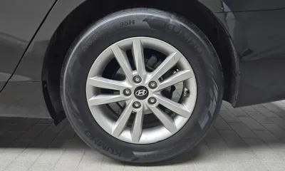Hyundai Sonata 2015, 120379 км, за 5219.69 USD