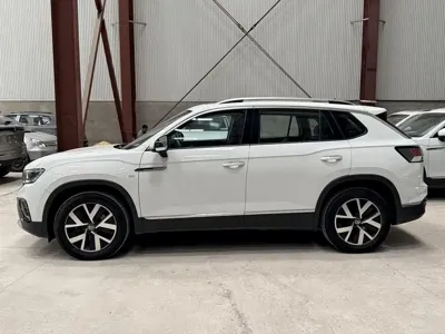 Volkswagen Tayron 2023, 76000 км, за 22512.81 USD
