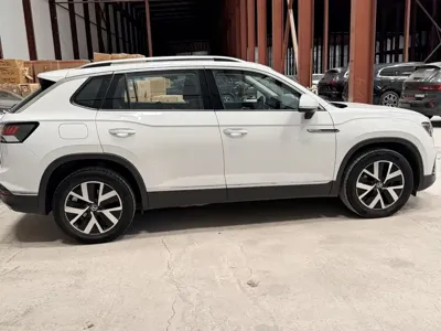Volkswagen Tayron 2023, 76000 км, за 22512.81 USD - фото 6