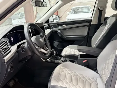 Volkswagen Tayron 2023, 76000 км, за 22512.81 USD - фото 10