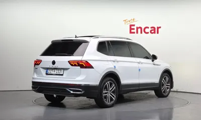 Volkswagen Tiguan 2023, 42737 км, за 18540.22 USD